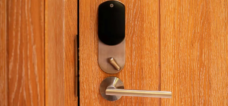 Automatic Locking Door Knob Laguna Beach